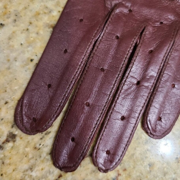 New! Vintage Size S/M Leather Driving Gloves Knuckle Holes Adjustable Strap - Picture 3 of 13